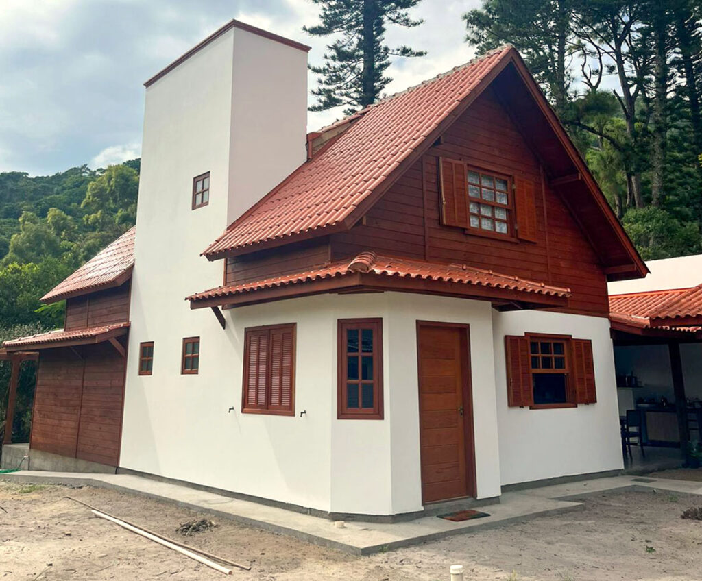 Casas Pré Fabricadas de Madeira e Alvenaria